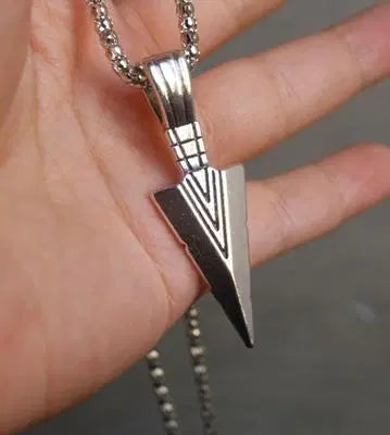 Men's Trendy Arrow Shaped Pendant